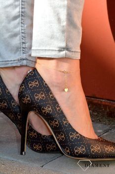 Złota bransoletka na nogę zakończona serduszkiem BR 4630. Bransoletki na nogę to ozdoby na kostkę, szczególnie lubiane przez kobiety podczas wakacji (1).JPG